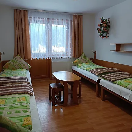 Guest house Dom Wypoczynkowy Szymanowka Ochotnica Gorna